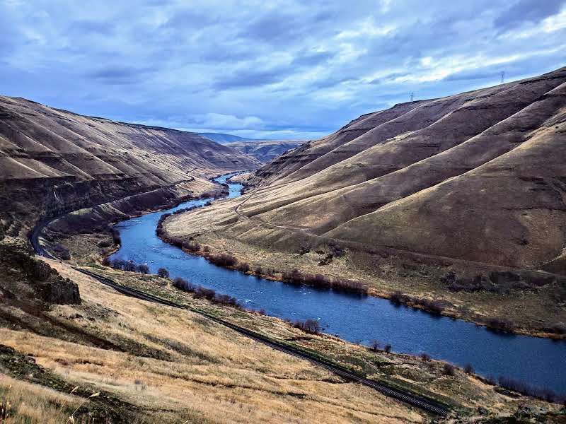 Rowena Crest and the Eastern Gorge Scenery