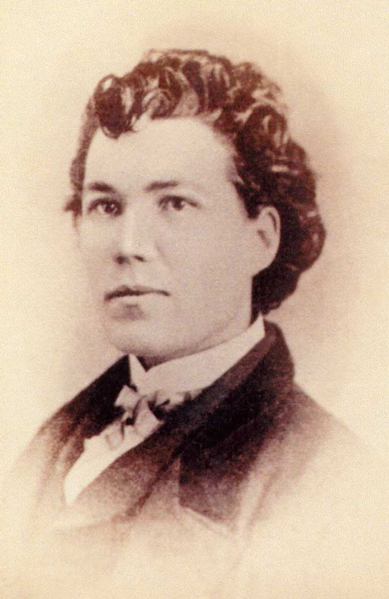 Sarah Edmonds (1841-1898) Sarah Edmonds (1841-1898)