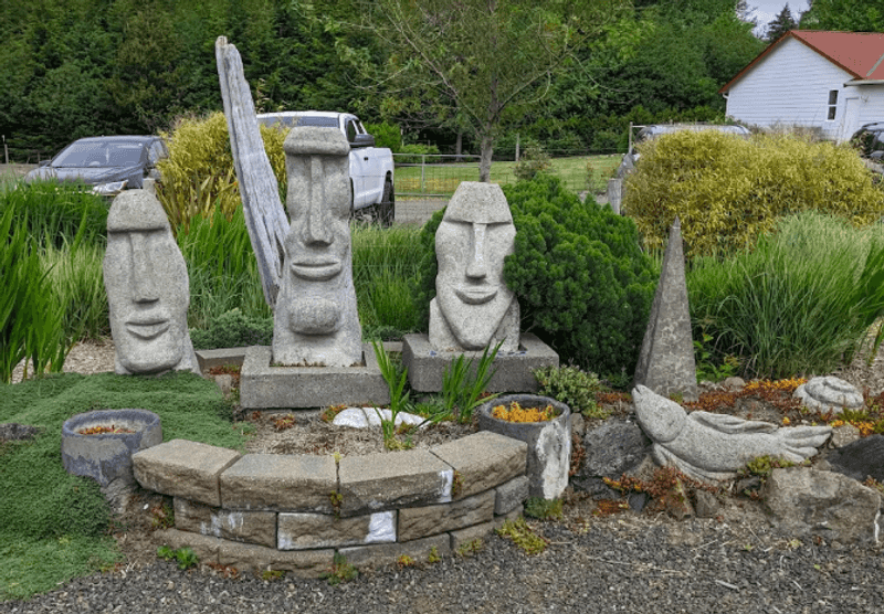 Sculptures, Topiaries, and Outdoor Art Sculptures, Topiaries, and Outdoor Art