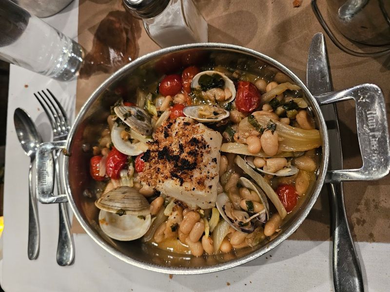 Seafood Dishes That Reflect the Shore Setting Seafood Dishes That Reflect the Shore Setting