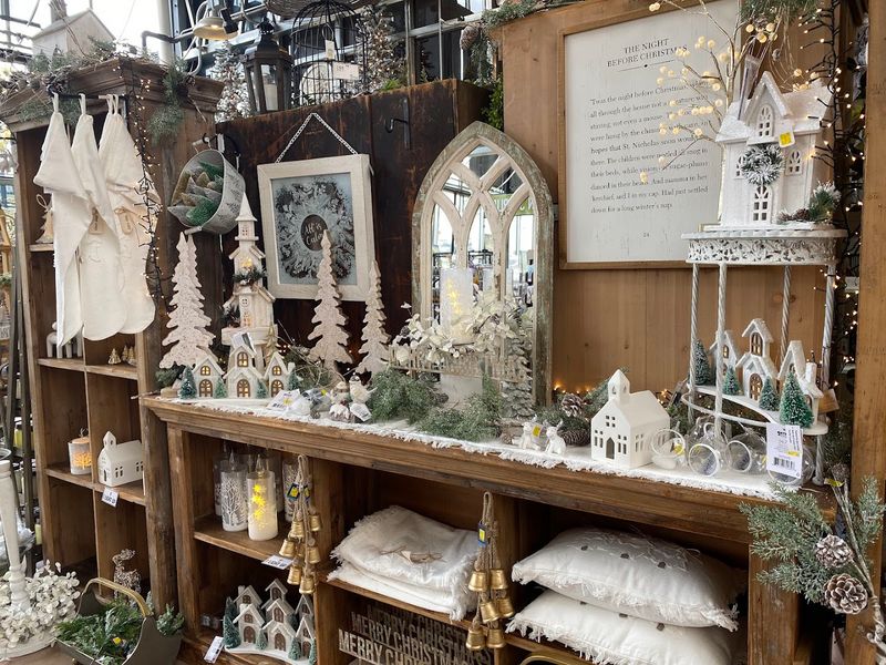 Seasonal Decorating Done at a Whole New Level Seasonal Decorating Done at a Whole New Level