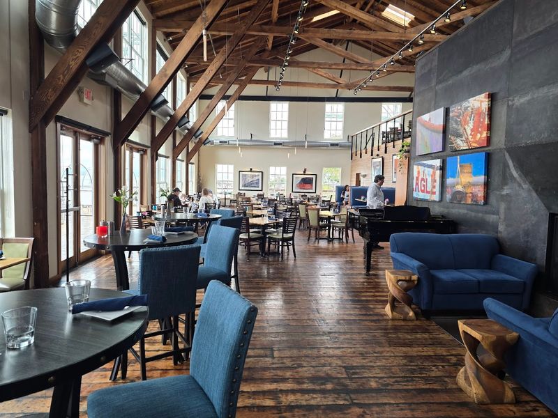 Service, Reservations, and What to Expect Service, Reservations, and What to Expect