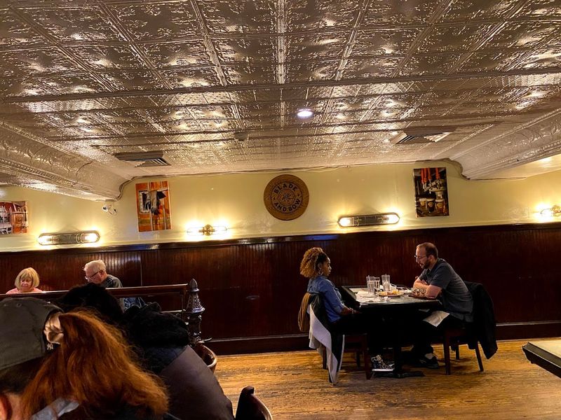 Service That Guests Remember Long After the Meal Service That Guests Remember Long After the Meal