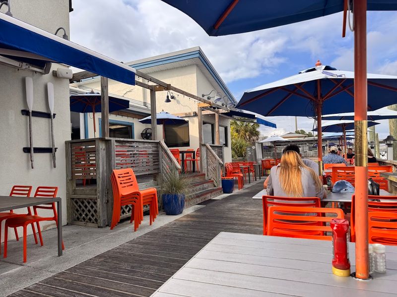 Service That Matches the Relaxed Energy of the Place Service That Matches the Relaxed Energy of the Place