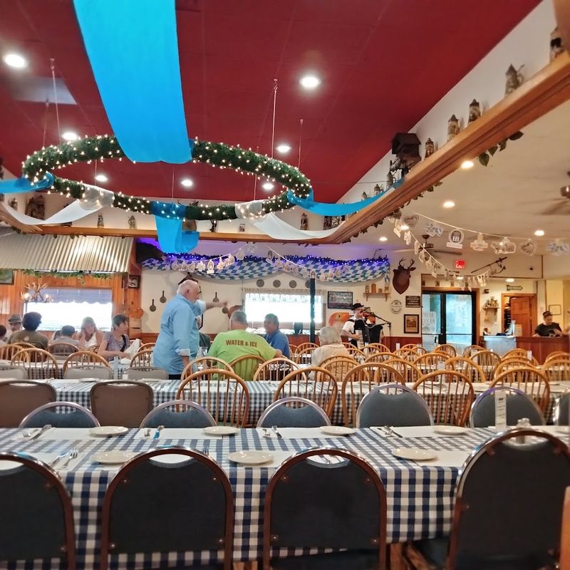 Service and Staff: The Friendly Faces Behind the Dirndls Service and Staff: The Friendly Faces Behind the Dirndls