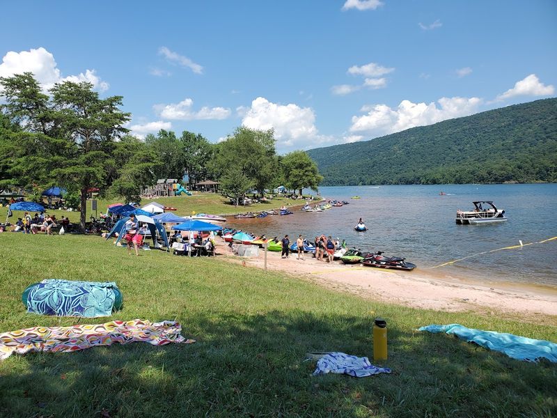 Seven Points Beach, Hesston, Pennsylvania Seven Points Beach, Hesston, Pennsylvania
