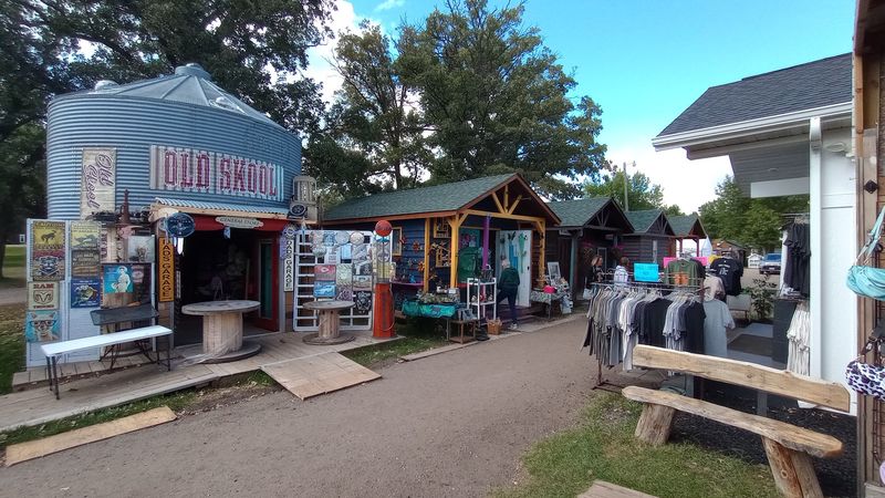 Shady Hollow Flea Market (Detroit Lakes)