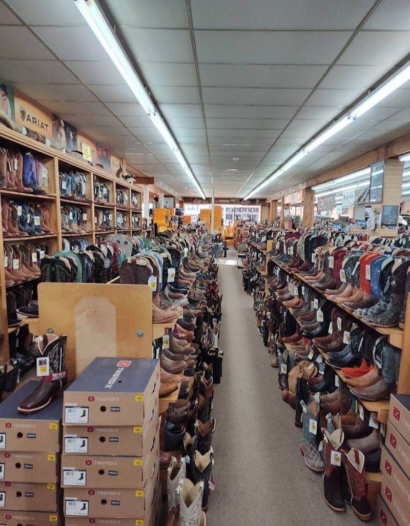 Shopping Hours and Planning Your Visit