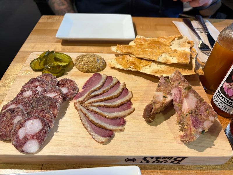 Sides and Extras Worth Ordering Alongside Your Main