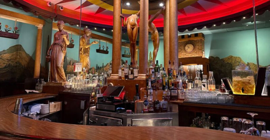 Since 1927, This Family-Owned Illinois Restaurant Has Been Serving Handmade Italian Tradition