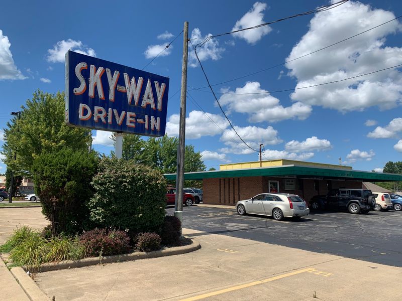 Skyway Drive-In - Fairlawn (Akron area) Skyway Drive-In - Fairlawn (Akron area)