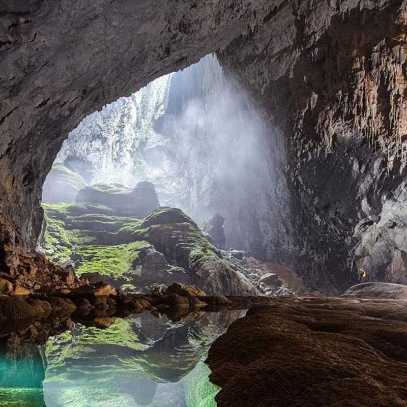 Son Doong Cave — Vietnam Son Doong Cave — Vietnam