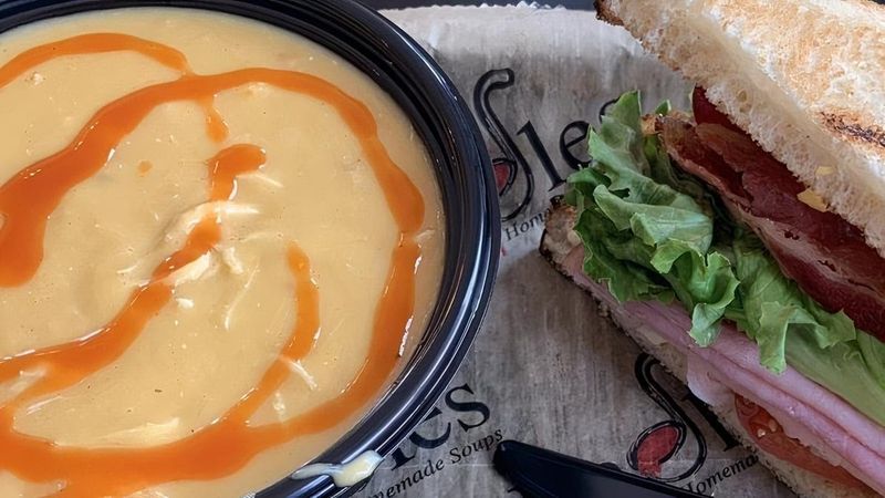 South Carolina: Ladles Soups Downtown, Charleston