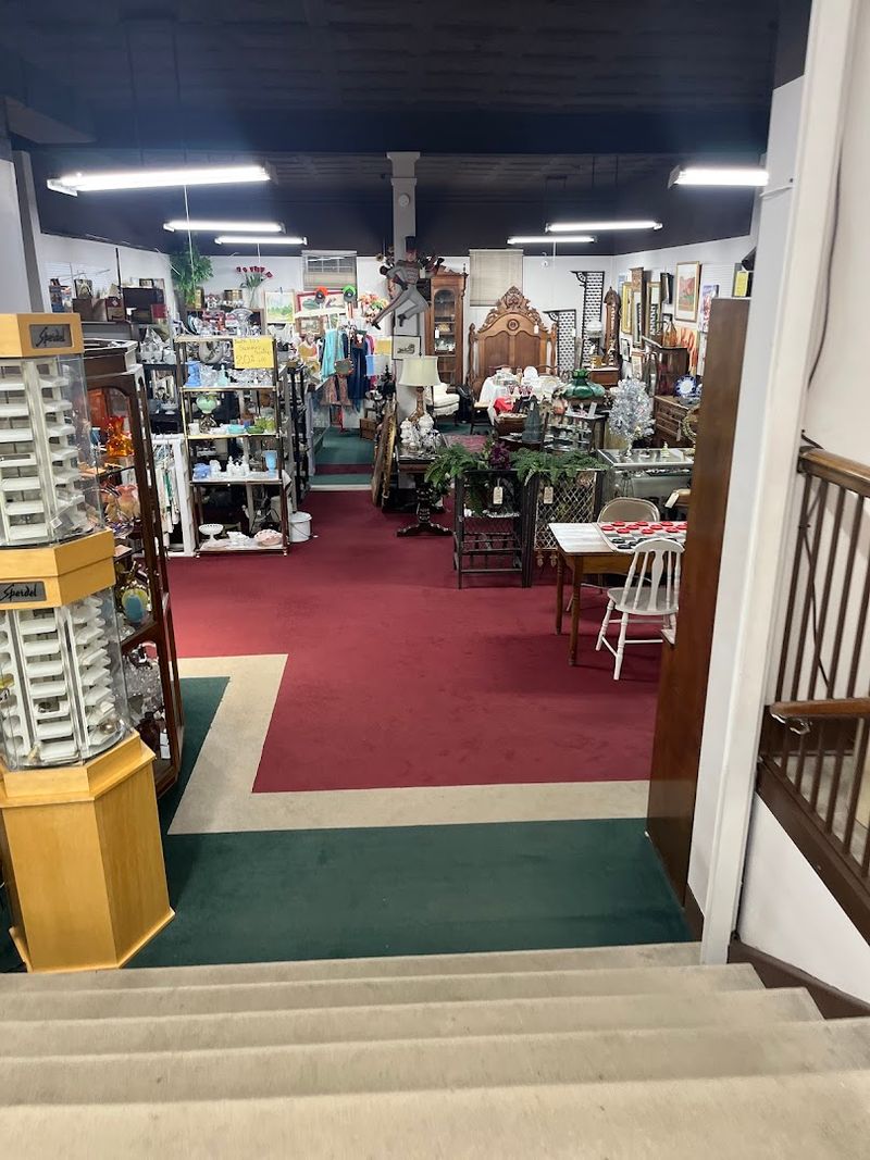 South Charleston Antique Mall, South Charleston, West Virginia South Charleston Antique Mall, South Charleston, West Virginia