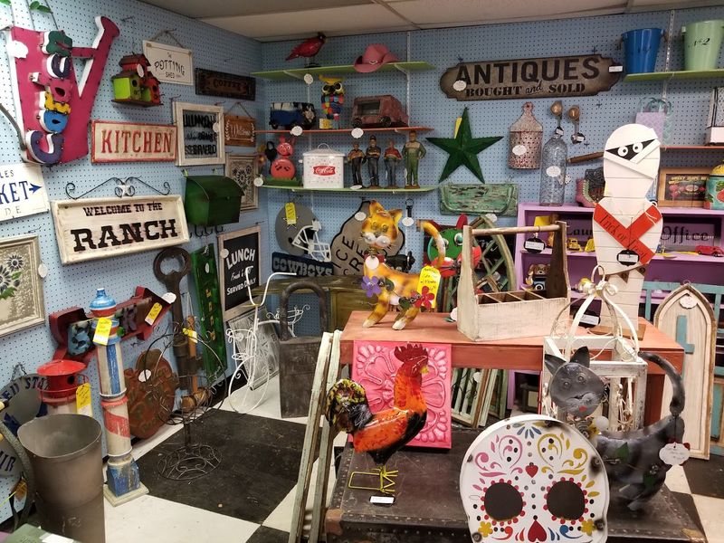 Specialty Booths That Go Beyond the Expected Specialty Booths That Go Beyond the Expected