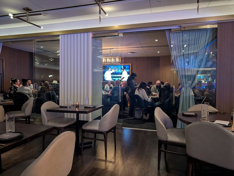 Staff Who Turn a Good Dinner Into a Great Memory Staff Who Turn a Good Dinner Into a Great Memory