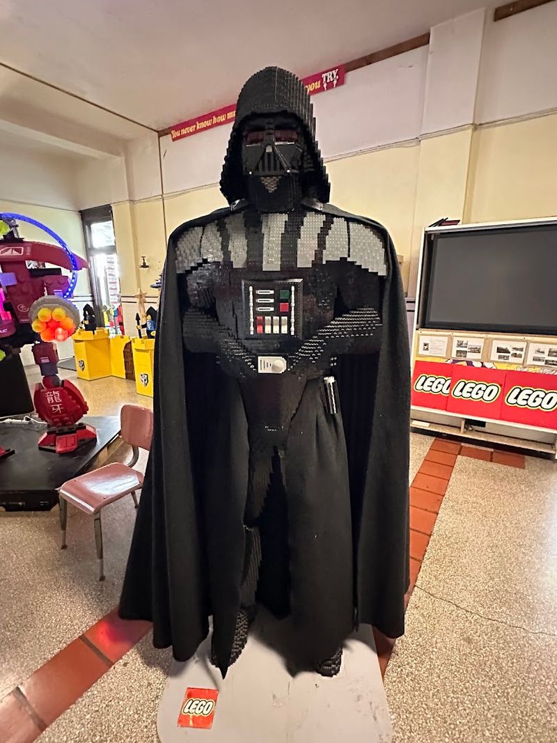 Star Wars Sculptures and Pop Culture Builds Star Wars Sculptures and Pop Culture Builds