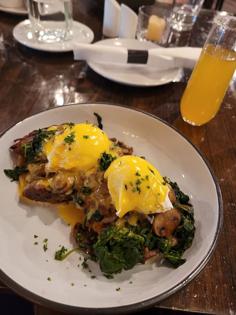 Sunday Brunch and the Coffee Flight Worth Knowing About Sunday Brunch and the Coffee Flight Worth Knowing About