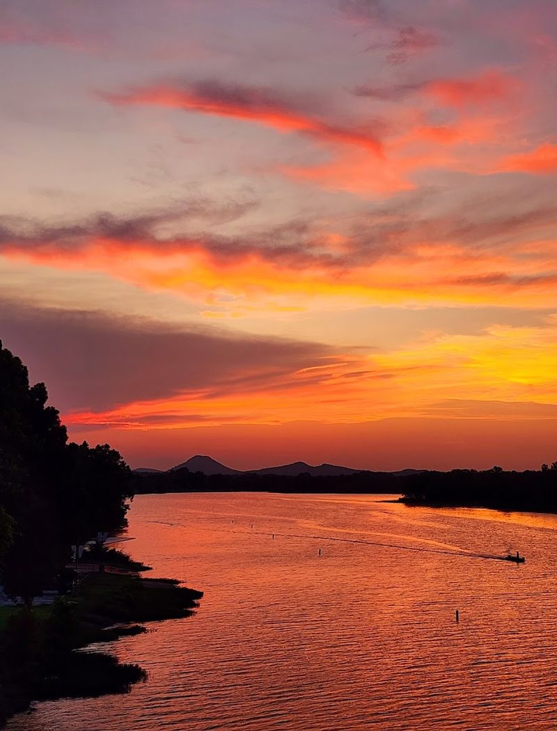 Sunrise, Sunset, and the Magic Hours Between Sunrise, Sunset, and the Magic Hours Between