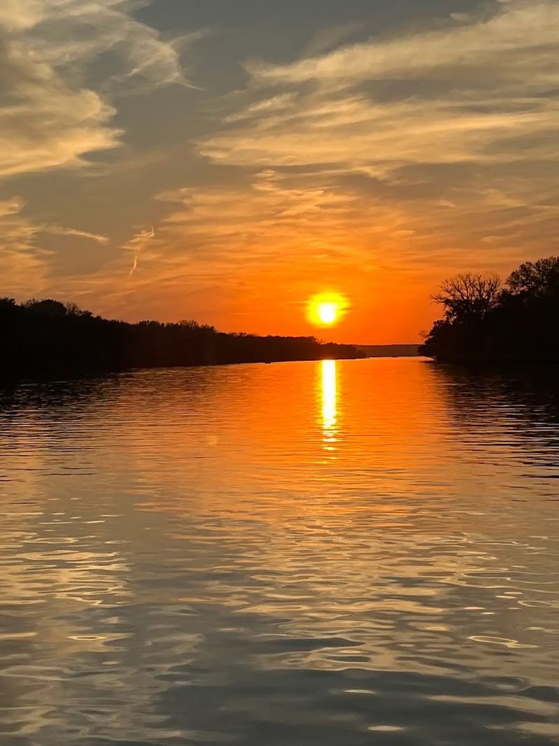 Sunset Cruises That Actually Deliver on the Promise Sunset Cruises That Actually Deliver on the Promise