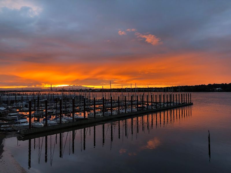 Sunset Views That Turn Dinner Into an Event Sunset Views That Turn Dinner Into an Event