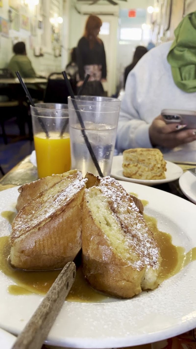 Surrey's Cafe (New Orleans, Louisiana) Surrey's Cafe (New Orleans, Louisiana)