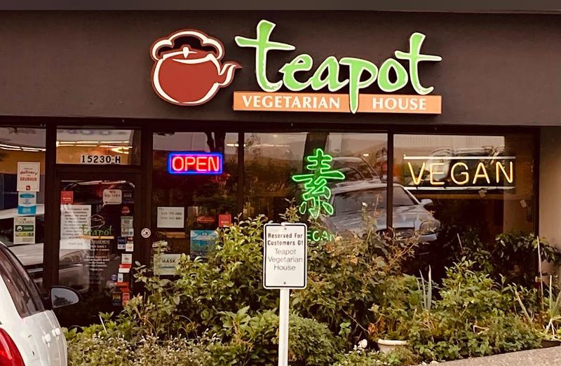 Teapot Vegetarian House, Redmond, Washington Teapot Vegetarian House, Redmond, Washington