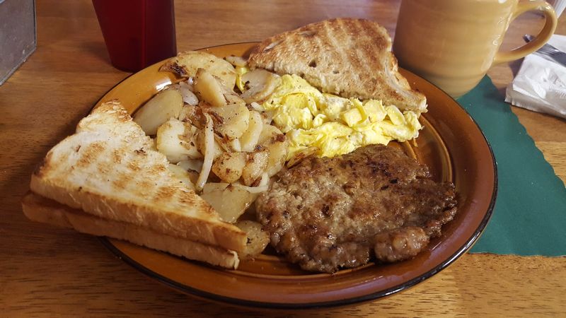 The Americana Mess and Other Menu Stars Worth Ordering