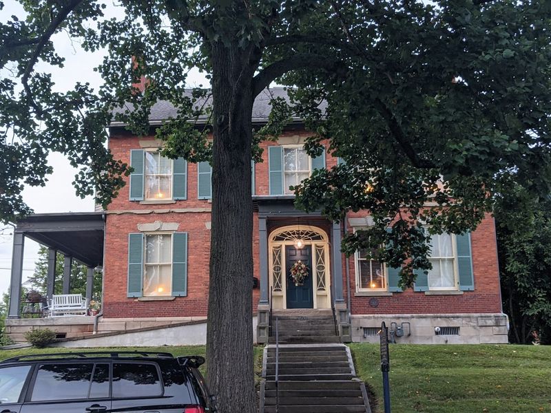 The Anchorage House and Antebellum Architecture