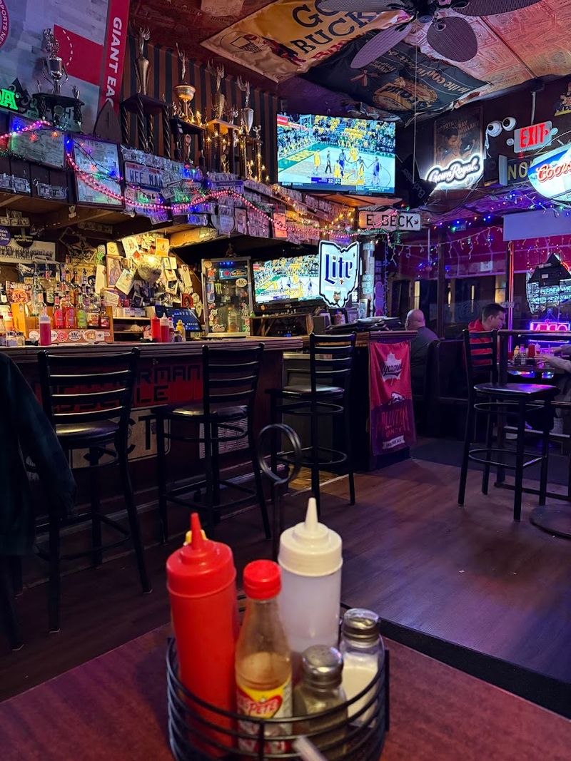 The Atmosphere Inside: Rustic, Loud, and Full of Character The Atmosphere Inside: Rustic, Loud, and Full of Character