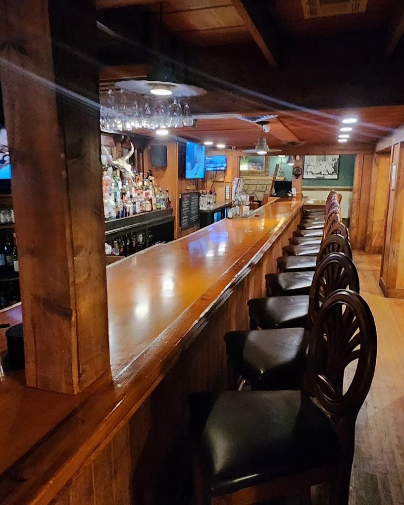 The Atmosphere Inside: Rustic, Warm, and Welcoming The Atmosphere Inside: Rustic, Warm, and Welcoming