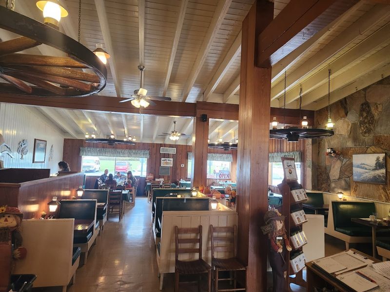 The Atmosphere Inside the Dining Room