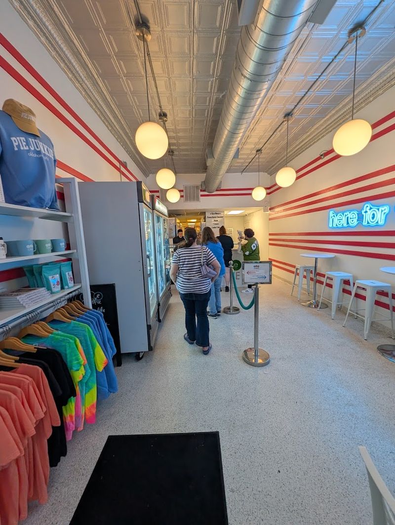 The Atmosphere Inside the Shop The Atmosphere Inside the Shop