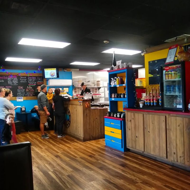 The Atmosphere: Small, Cozy, and Completely Unpretentious