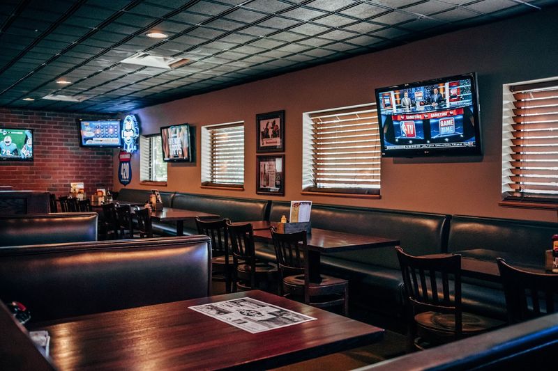 The Atmosphere That Keeps Regulars Coming Back