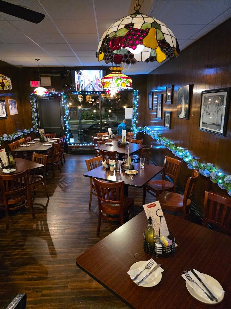 The Atmosphere That Makes You Feel Like a Guest, Not a Customer