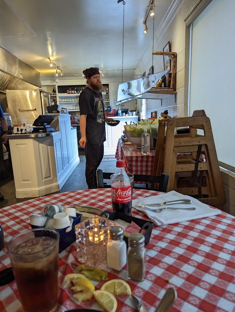 The Atmosphere That Makes the Meal Feel Special The Atmosphere That Makes the Meal Feel Special