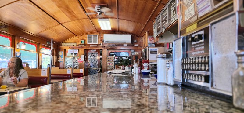 The Atmosphere That Regulars Keep Coming Back For The Atmosphere That Regulars Keep Coming Back For