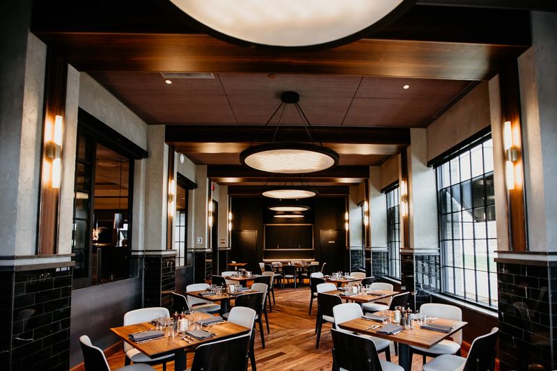 The Atmosphere That Sets the Mood Before the Food Arrives The Atmosphere That Sets the Mood Before the Food Arrives