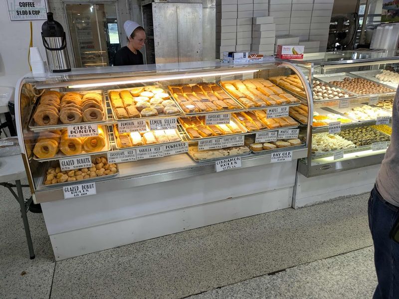 The Bakery Counter That Draws a Crowd The Bakery Counter That Draws a Crowd