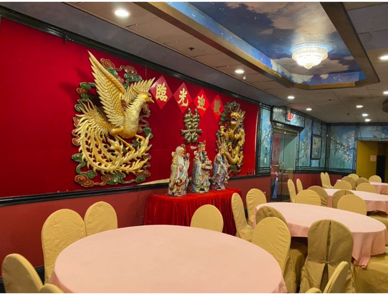 The Banquet-Style Menu Beyond Dim Sum
