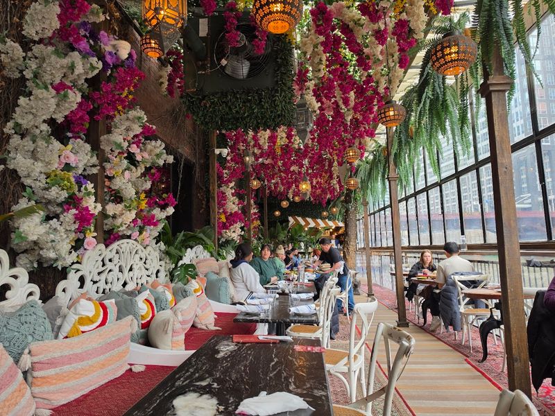 The Boho-Chic Atmosphere That Sets the Mood Instantly The Boho-Chic Atmosphere That Sets the Mood Instantly
