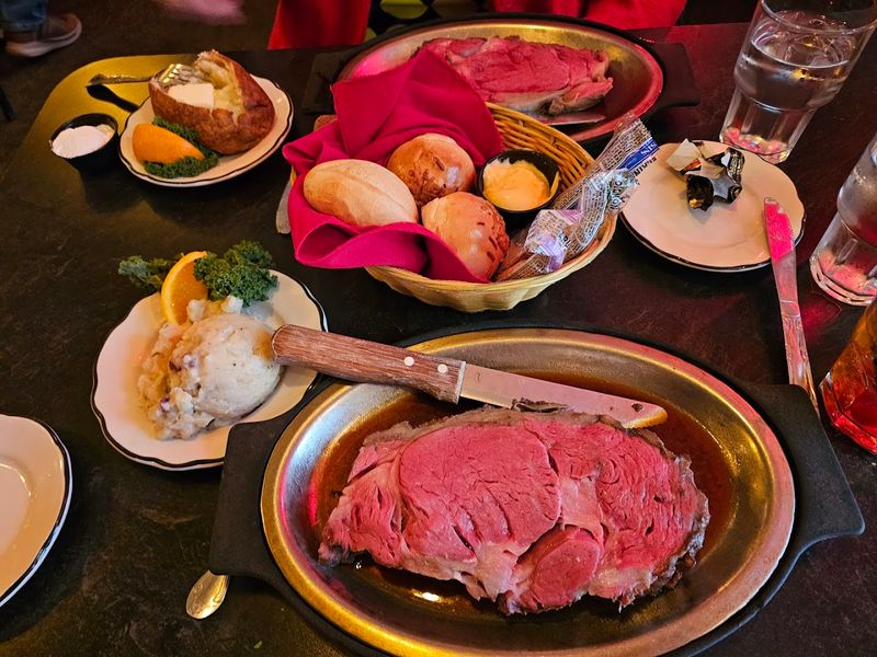 The Bread Basket Tradition That Sets the Tone Early