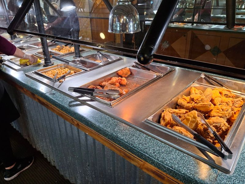 The Buffet That Feels Like a Sunday Dinner The Buffet That Feels Like a Sunday Dinner