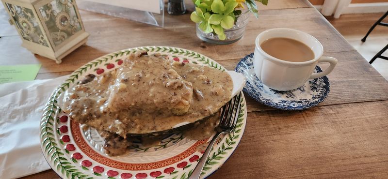 The Buttermilk Biscuits That Locals Swear By The Buttermilk Biscuits That Locals Swear By
