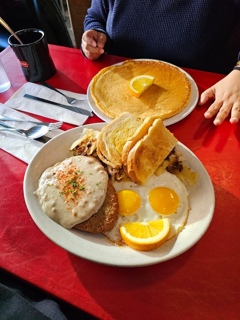 The Chicken Fried Steak That Holds Its Own The Chicken Fried Steak That Holds Its Own