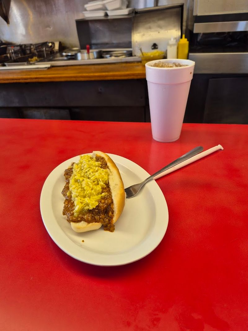 The Chili Dog and Coleslaw That Deserve Their Own Spotlight The Chili Dog and Coleslaw That Deserve Their Own Spotlight