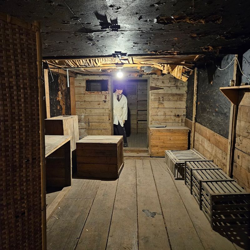 The Chinese Jail Cells Underground The Chinese Jail Cells Underground