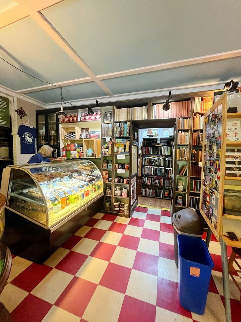 The Coffee Bar That Keeps People Staying