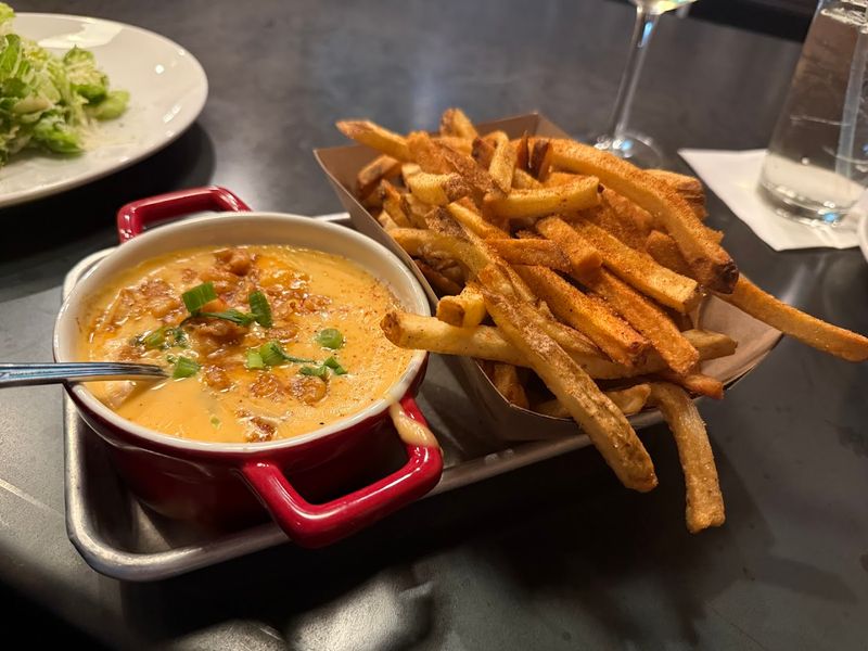 The Crab Fries That Earn Their Own Fan Club